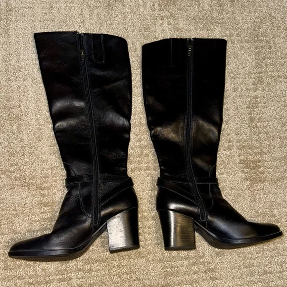 Born Black Heeled Boots - Picture 2 of 3
